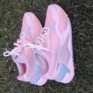 Women's Puma golf shoes